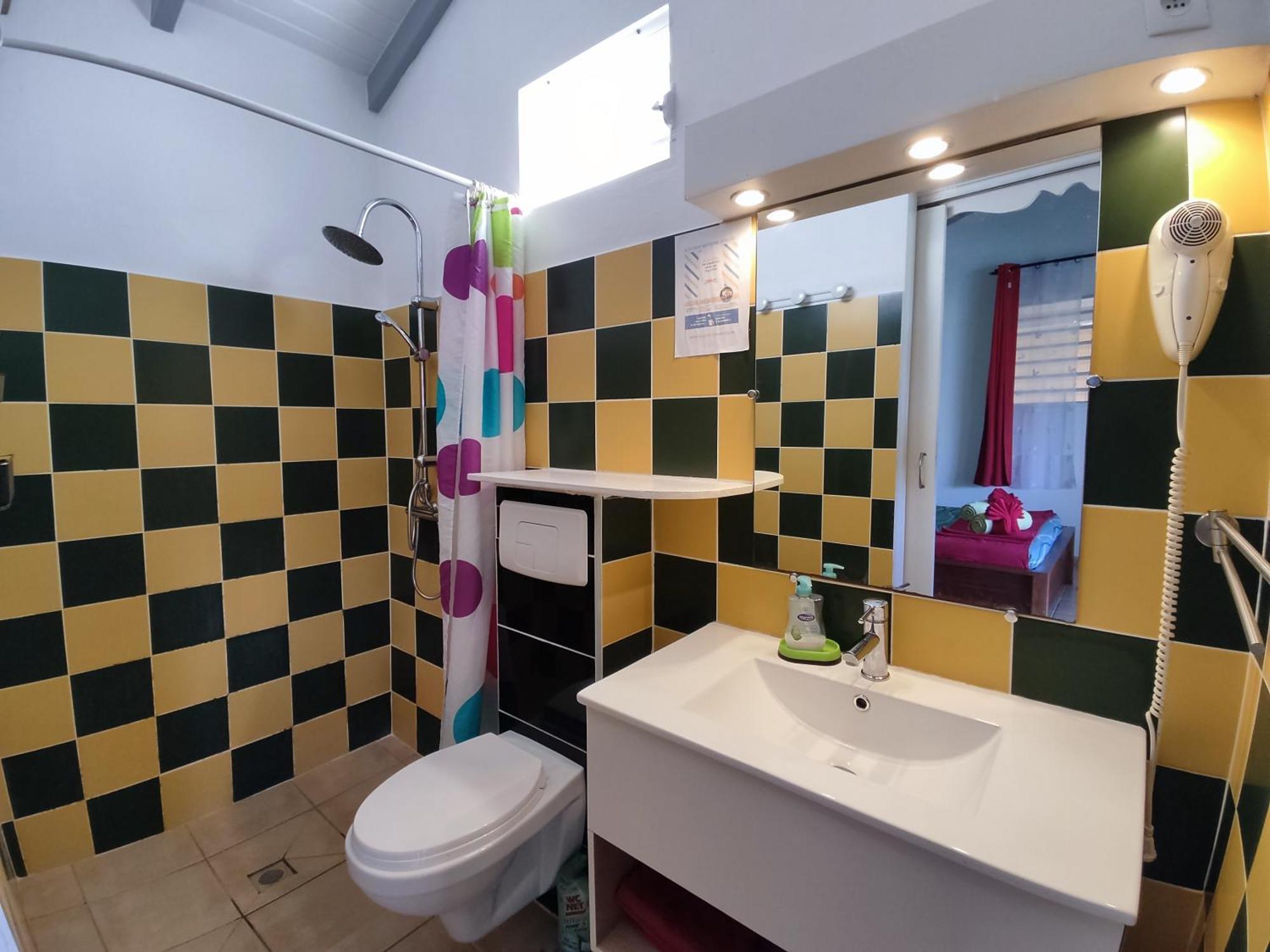 Bungalow With Sea View In Deshaies Phòng bức ảnh