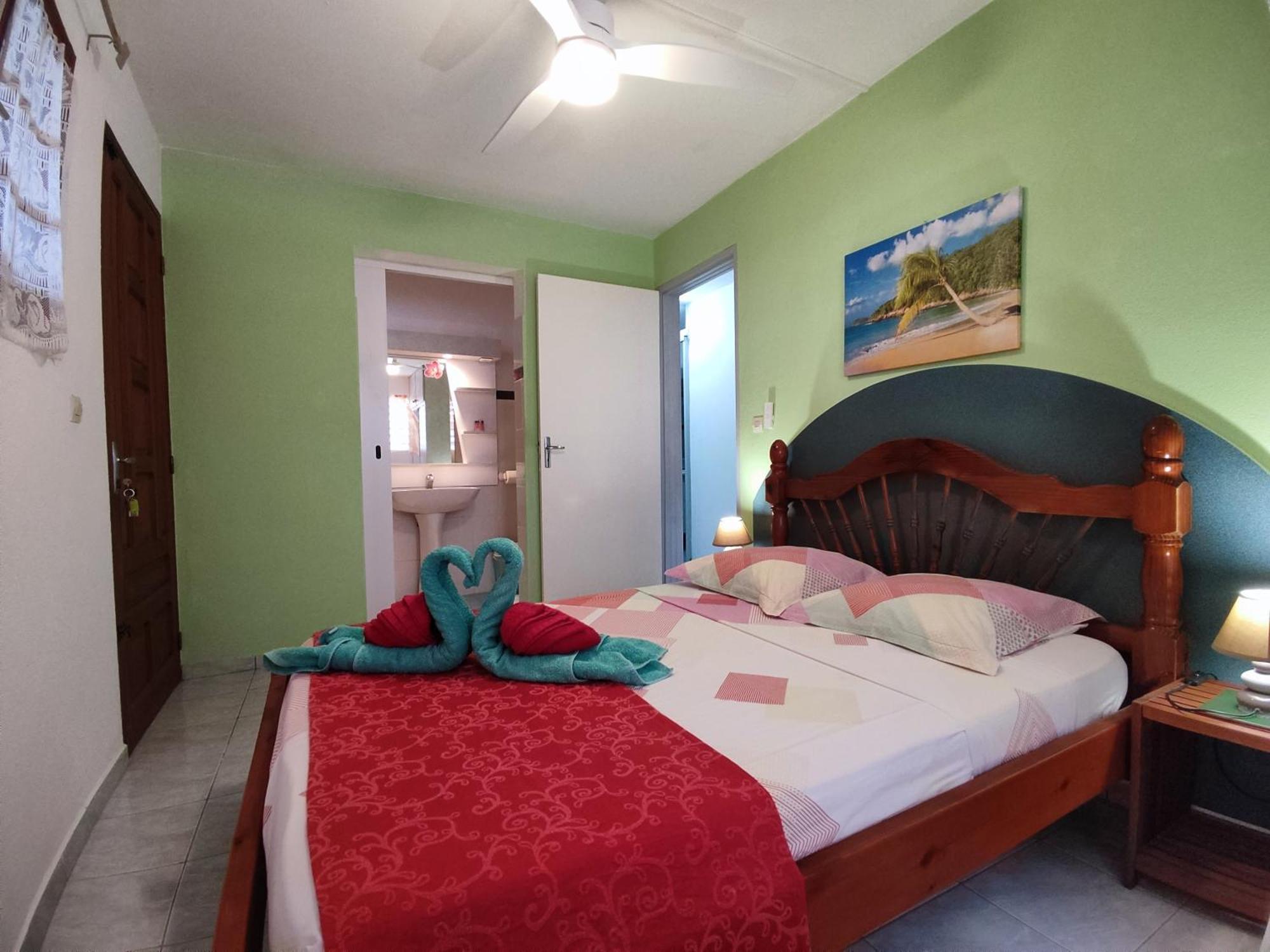 Bungalow With Sea View In Deshaies Ngoại thất bức ảnh